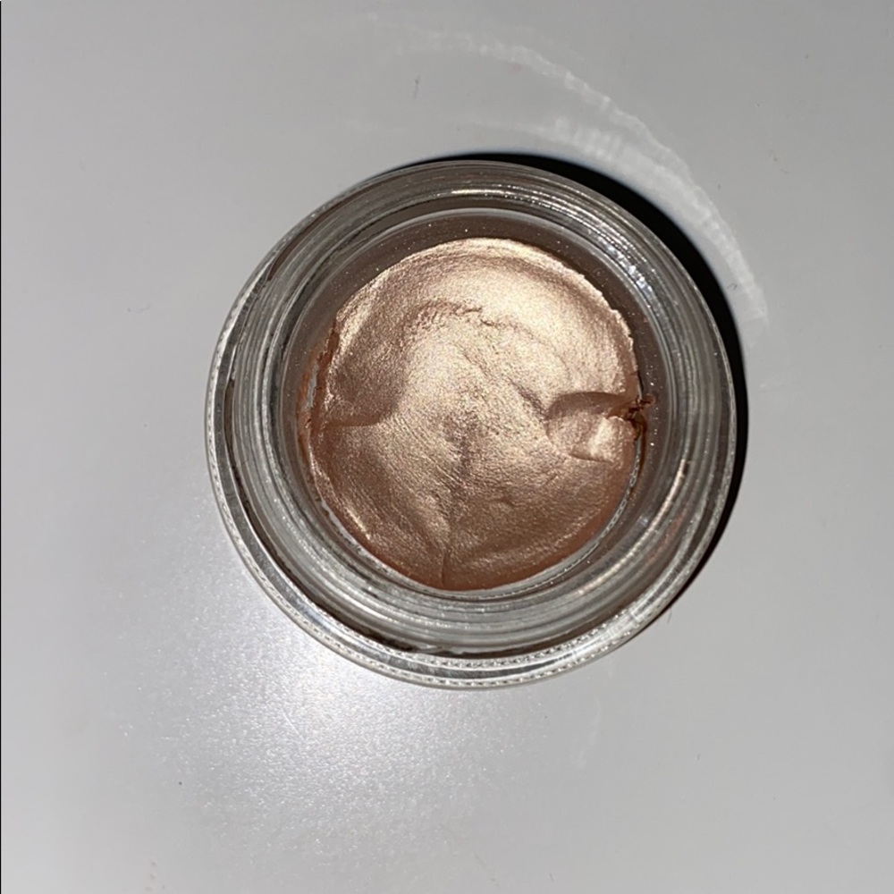 Eyeshadow Primer